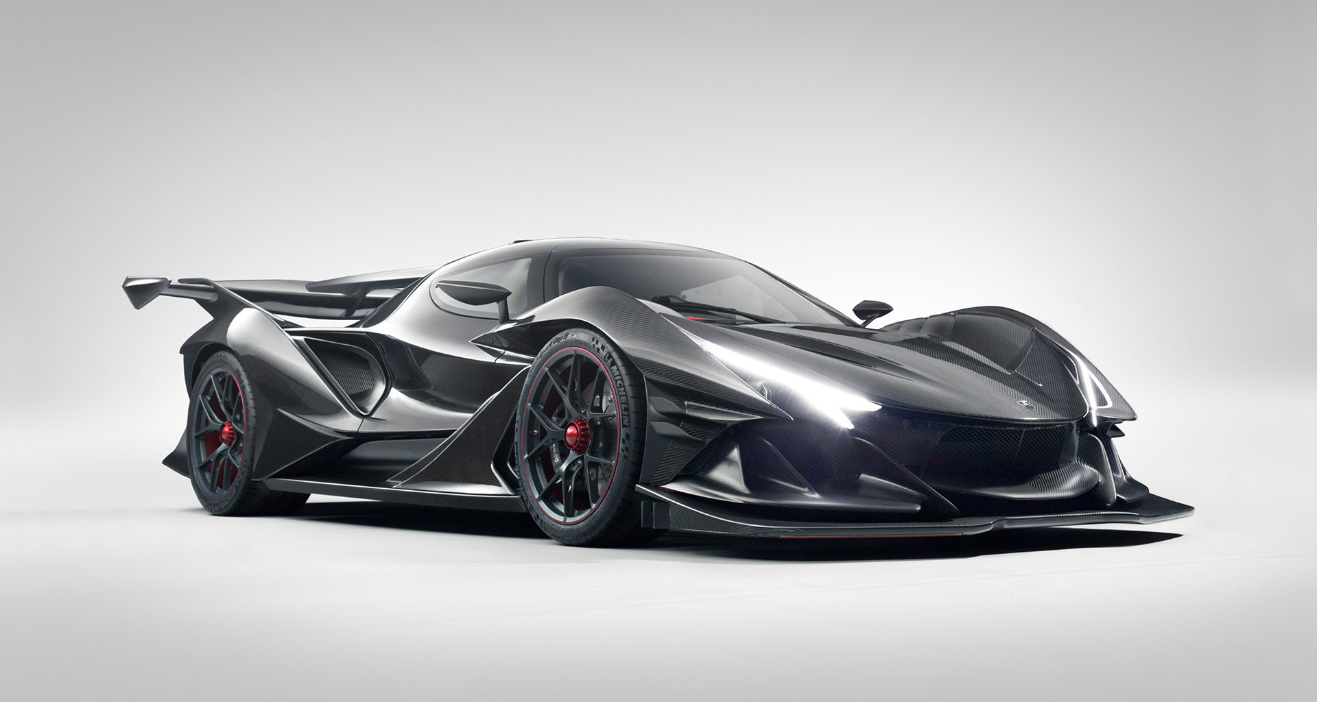 découvrez l’histoire captivante d’apollo automobil, le constructeur allemand de supercars d’exception, de ses débuts audacieux à ses modèles innovants et ses exploits sur les routes du monde entier.